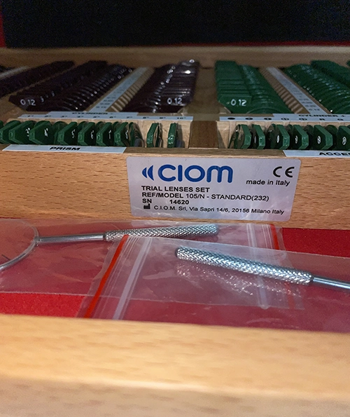 جعبه لنز برند CIOM مدل STANDARD(232)